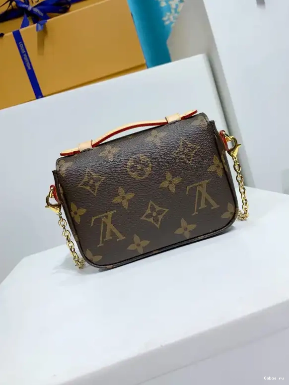 MICRO Vuitton Louis METIS 0707